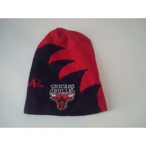 CHICAGO BULLS SHARKTOOTH  BEANIE KNIT TOBOGGAN  HAT CAP DEADSTOCK  VINTAGE U4